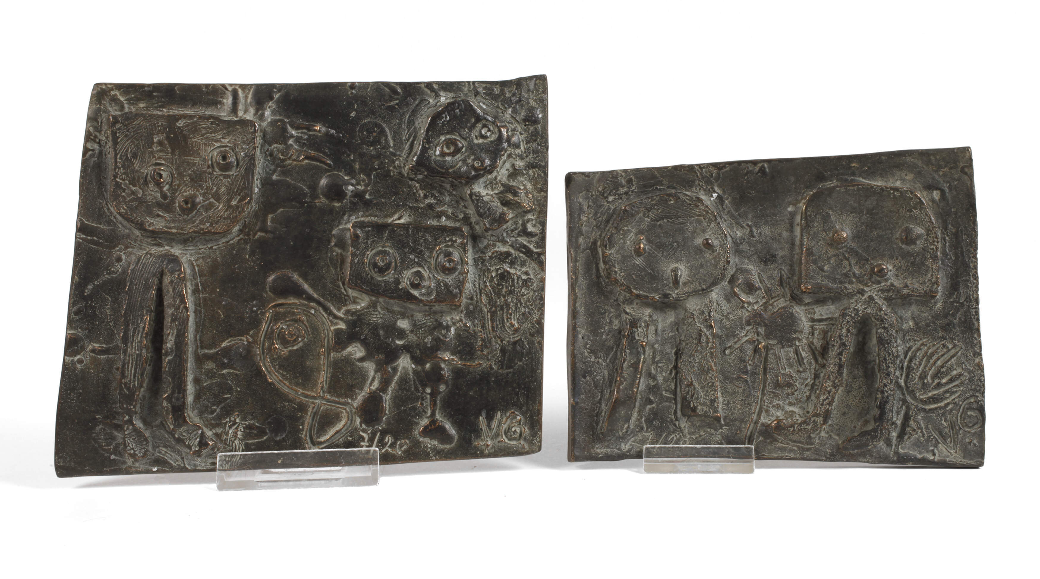 Monogrammist V.G., zwei moderne Bronzereliefs