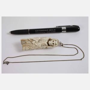 Memento Mori als Anhänger