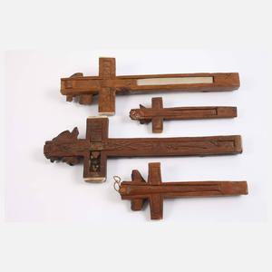 Vier Reliquienkreuze