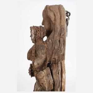 Fragment einer Heiligenfigur