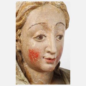 Geschnitzte Madonnenplastik