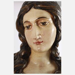 Geschnitzte Heiligenfigur