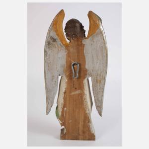 Drei geschnitzte Engel