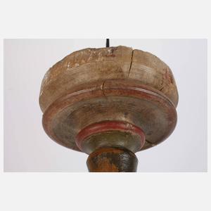 Geschnitzter Scheibenleuchter