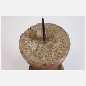 Geschnitzter Scheibenleuchter