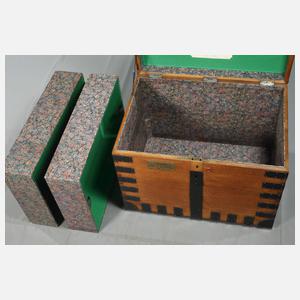 Transportkiste für ein Silberservice