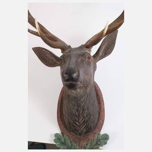 Geschnitzte Jagdtrophäe