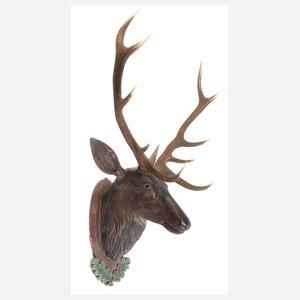 Geschnitzte Jagdtrophäe