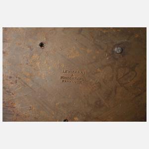 Vier Automobilplaketten