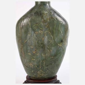 Steinschnitzerei als Vase