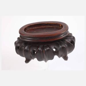 Steinschnitzerei als Vase