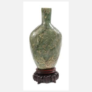 Steinschnitzerei als Vase