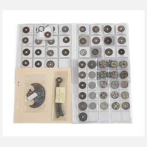 Konvolut Lochmünzen und Zahlungsmittel China