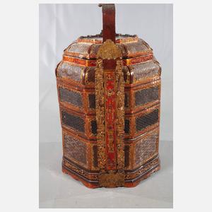 Prachtvoller Hochzeitskorb