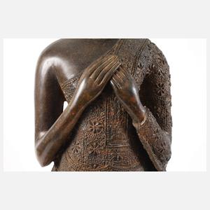 Stehender Buddha