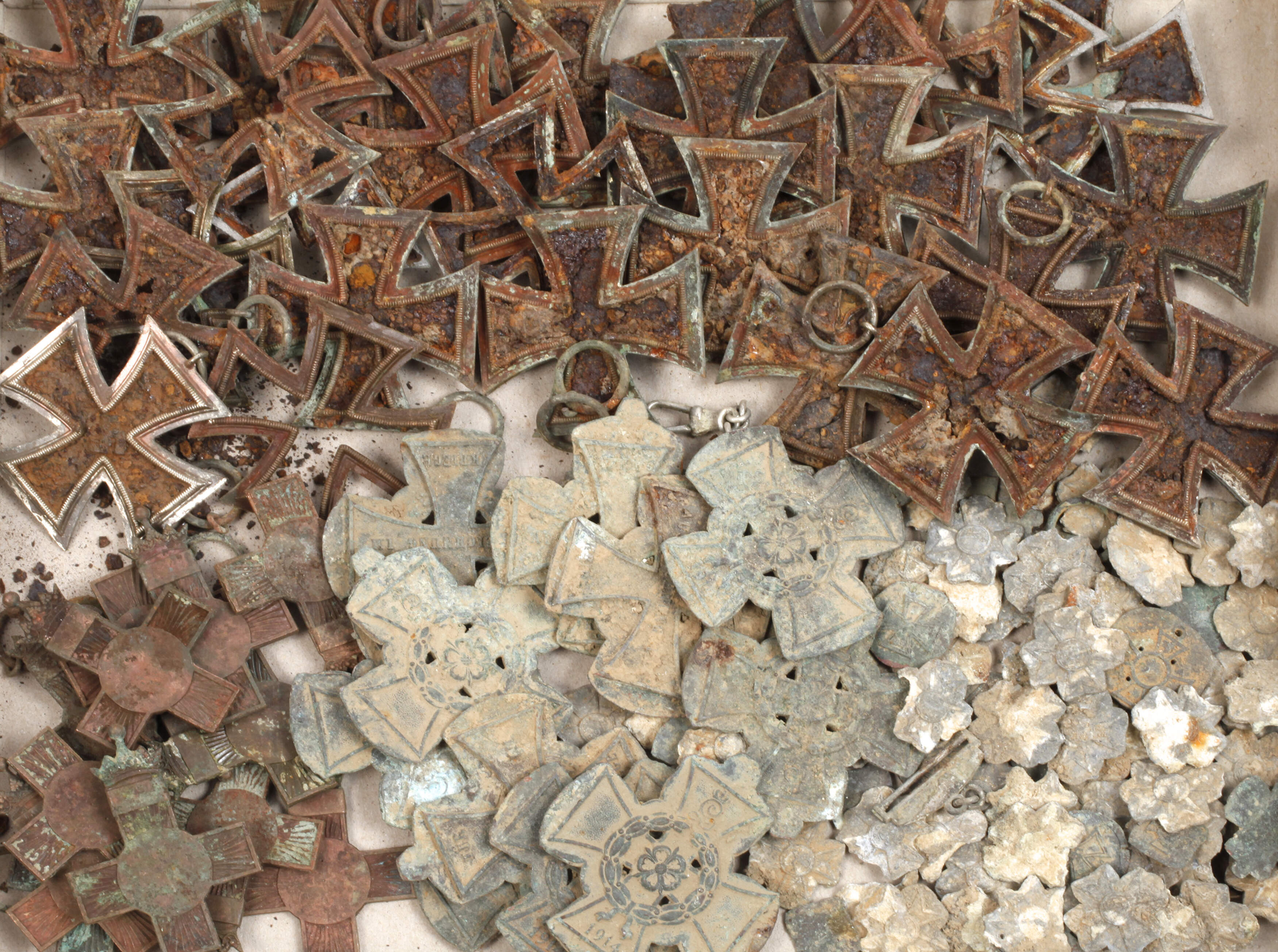 Konvolut Orden, Bodenfunde