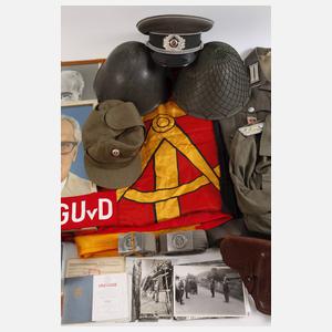 Uniform und Konvolut Ausrüstung NVA
