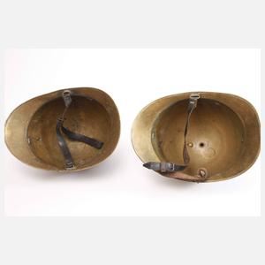Zwei Feuerwehrhelme Frankreich