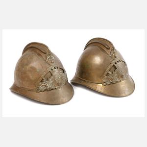 Zwei Feuerwehrhelme Frankreich