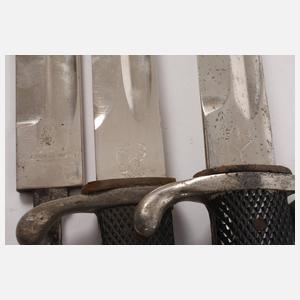 Zwei Bajonette und HJ-Messer