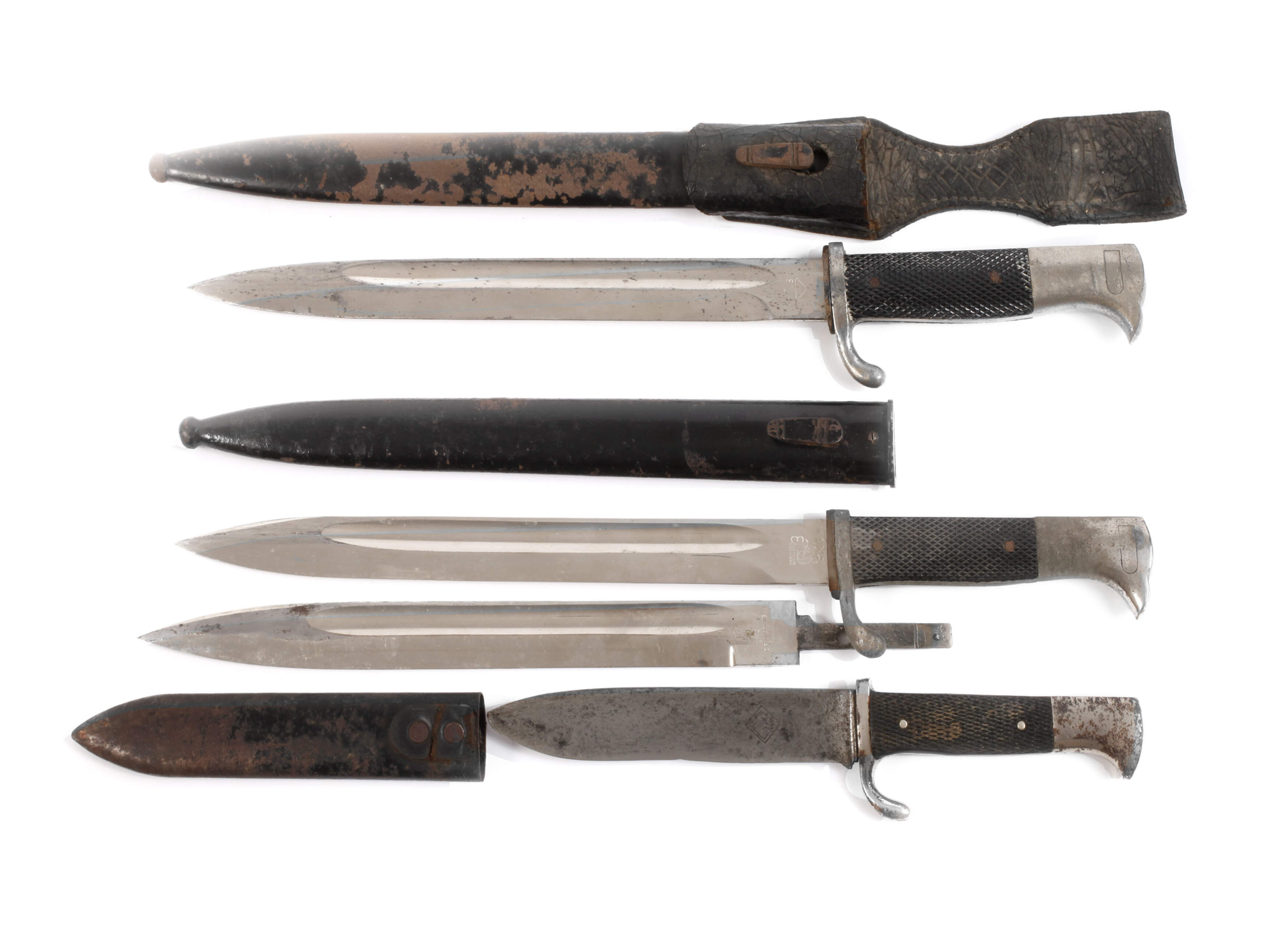 Zwei Bajonette und HJ-Messer