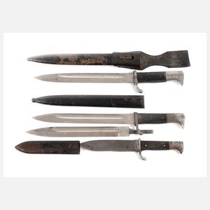 Zwei Bajonette und HJ-Messer