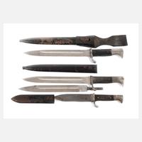 Zwei Bajonette und HJ-Messer111