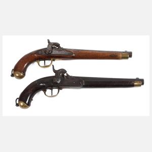 Zwei Perkussionspistolen