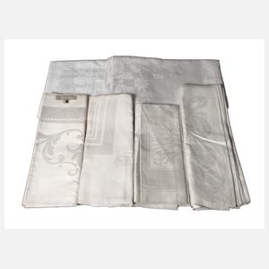 Konvolut Tafeltücher und Handtücher