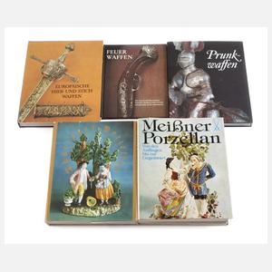 Konvolut Fachliteratur Waffen und Porzellan