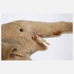 Früher Steiff Elefant als Zugtier