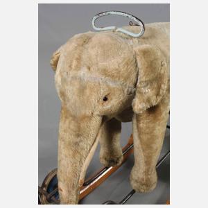 Steiff Elefant als Reittier auf Rädern mit Wippe