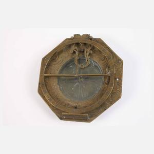 Achteckige Äquatorialsonnenuhr