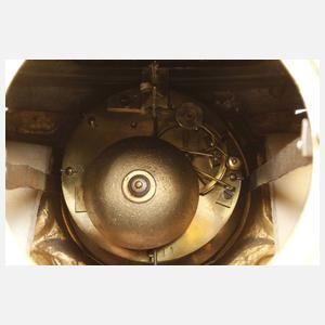 Figurenpendule Dugas a Paris