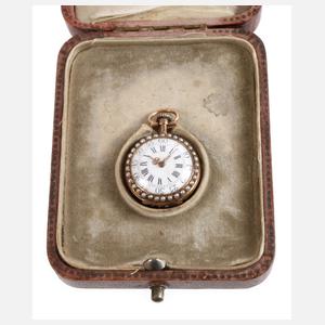 Feine Hängeuhr mit Diamanten und Perlen