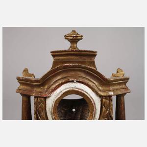 Geschnitzter Uhrenständer