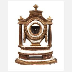 Geschnitzter Uhrenständer