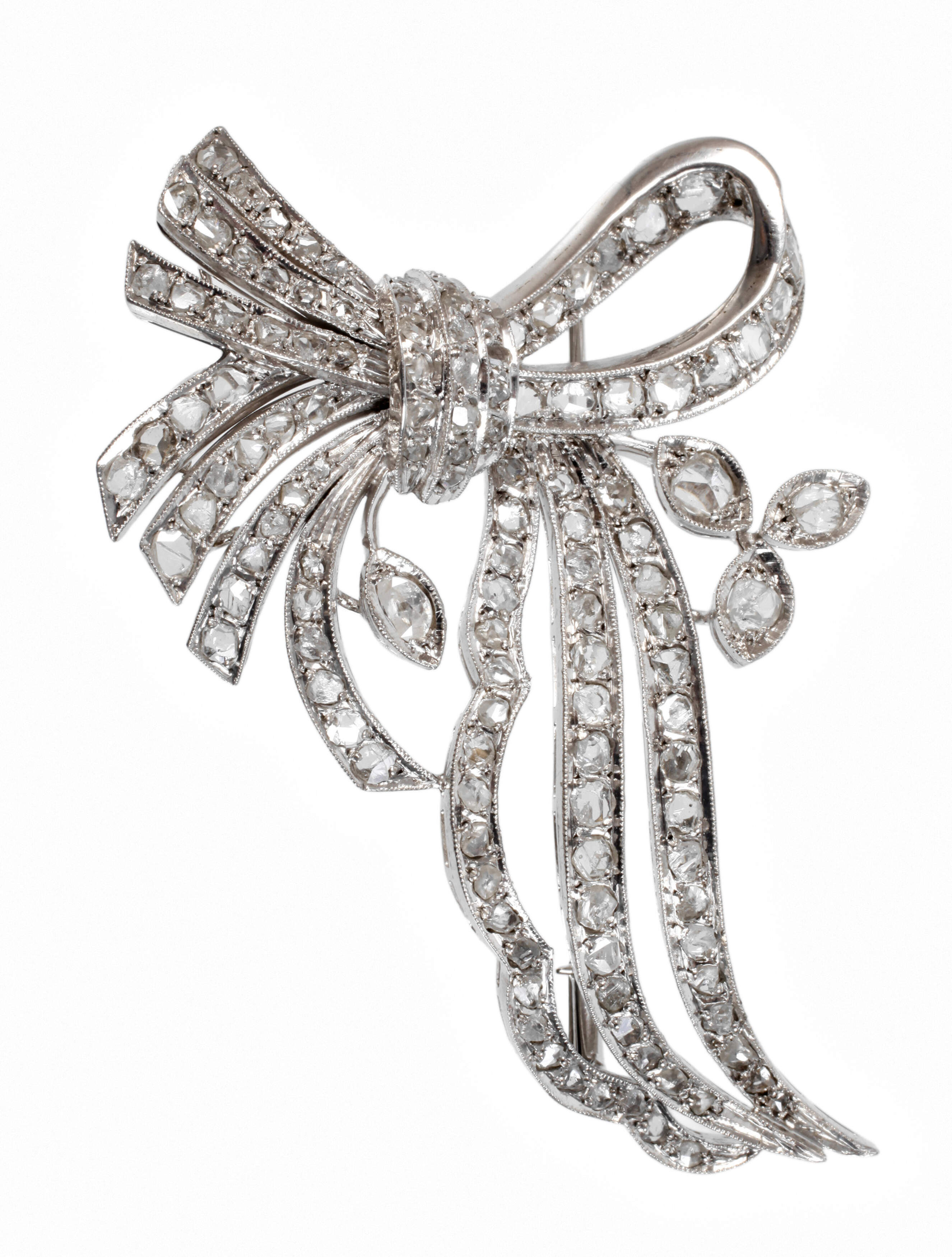 Große Schleifenbrosche mit Diamantbesatz