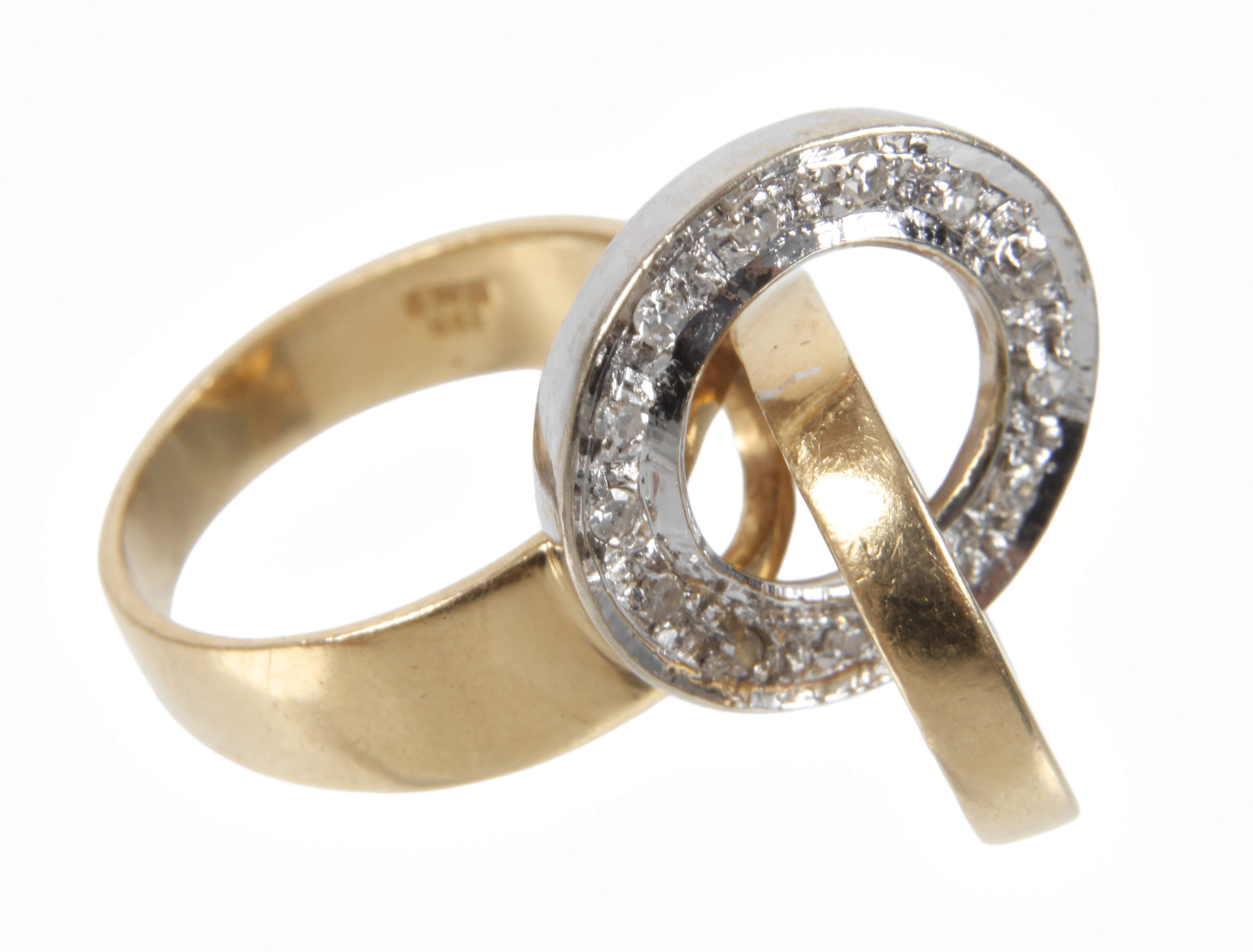 Designring mit Diamanten