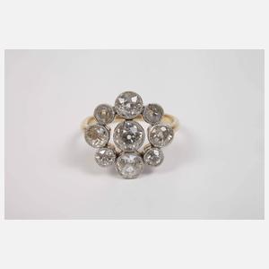 Ring mit Diamantbesatz von zusammen ca. 2,5 ct