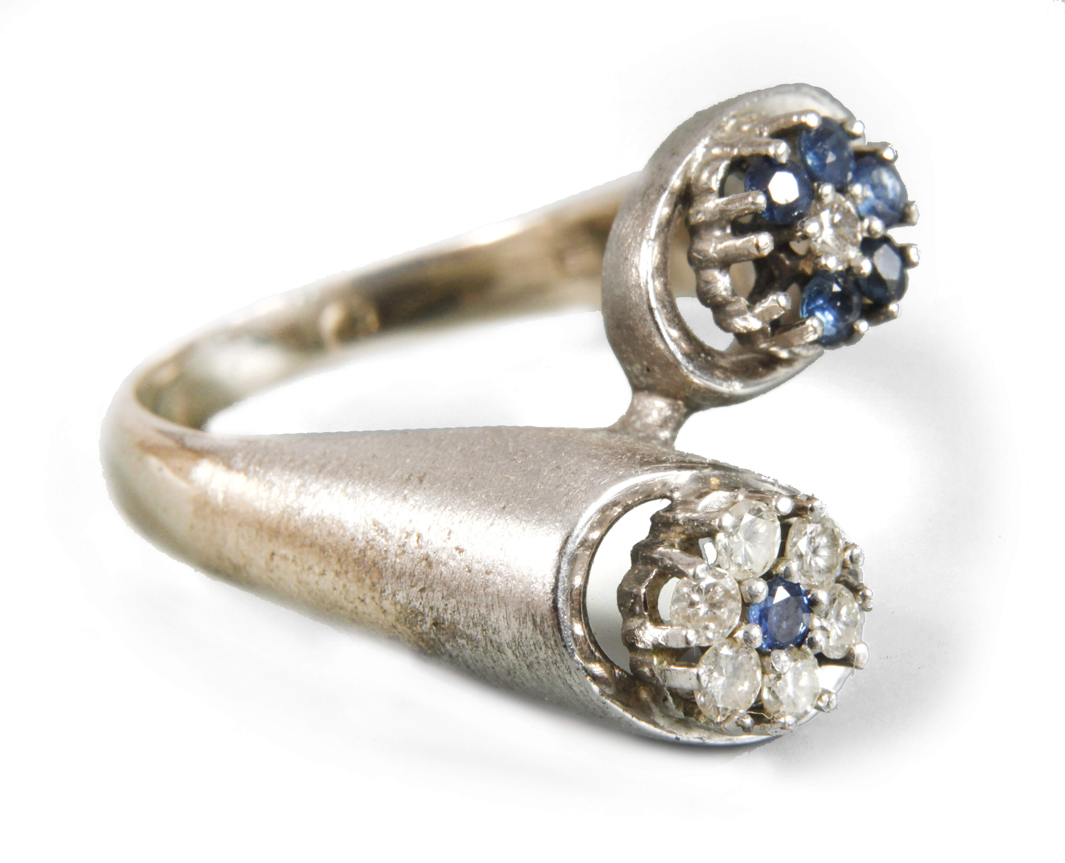 Damenring mit Saphiren und Brillanten