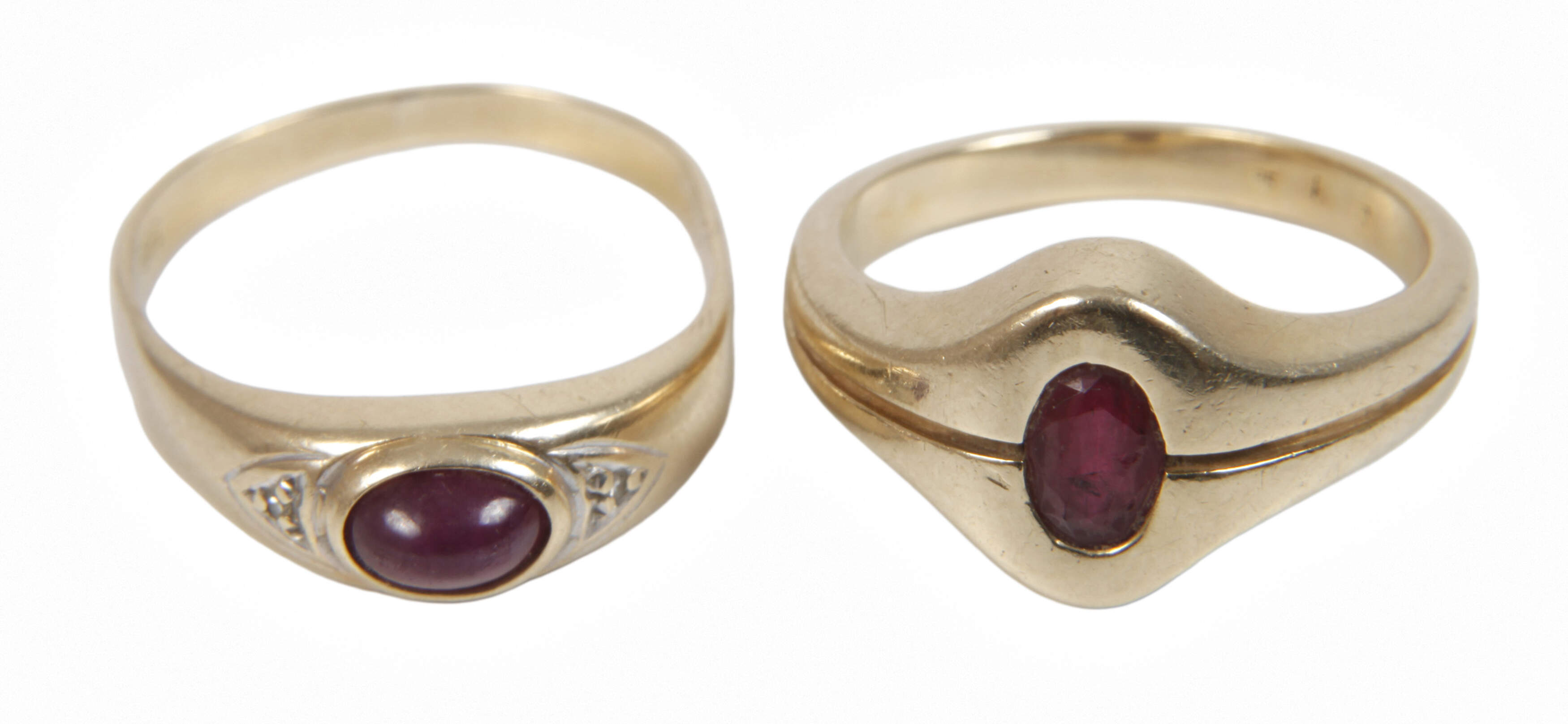 Paar Damenringe mit Rubinen