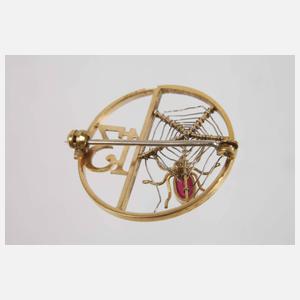 Ungewöhnliche Brosche