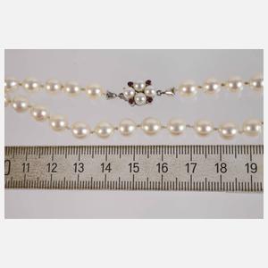 Perlenkette mit Schmuckschließe