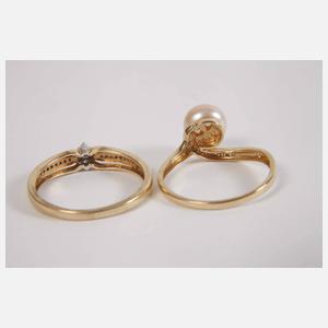 Zwei Damenringe mit Diamanten und Perle