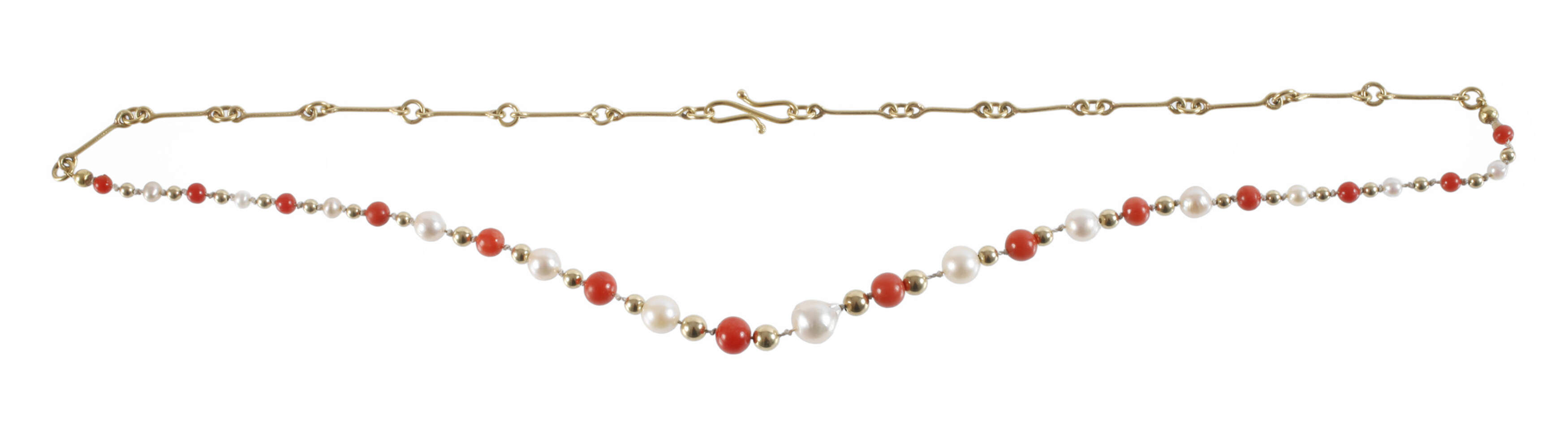 Collier mit Perlen und Korallen