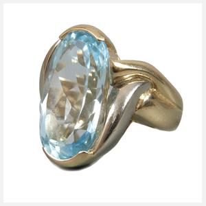 Damenring mit großem Blautopas