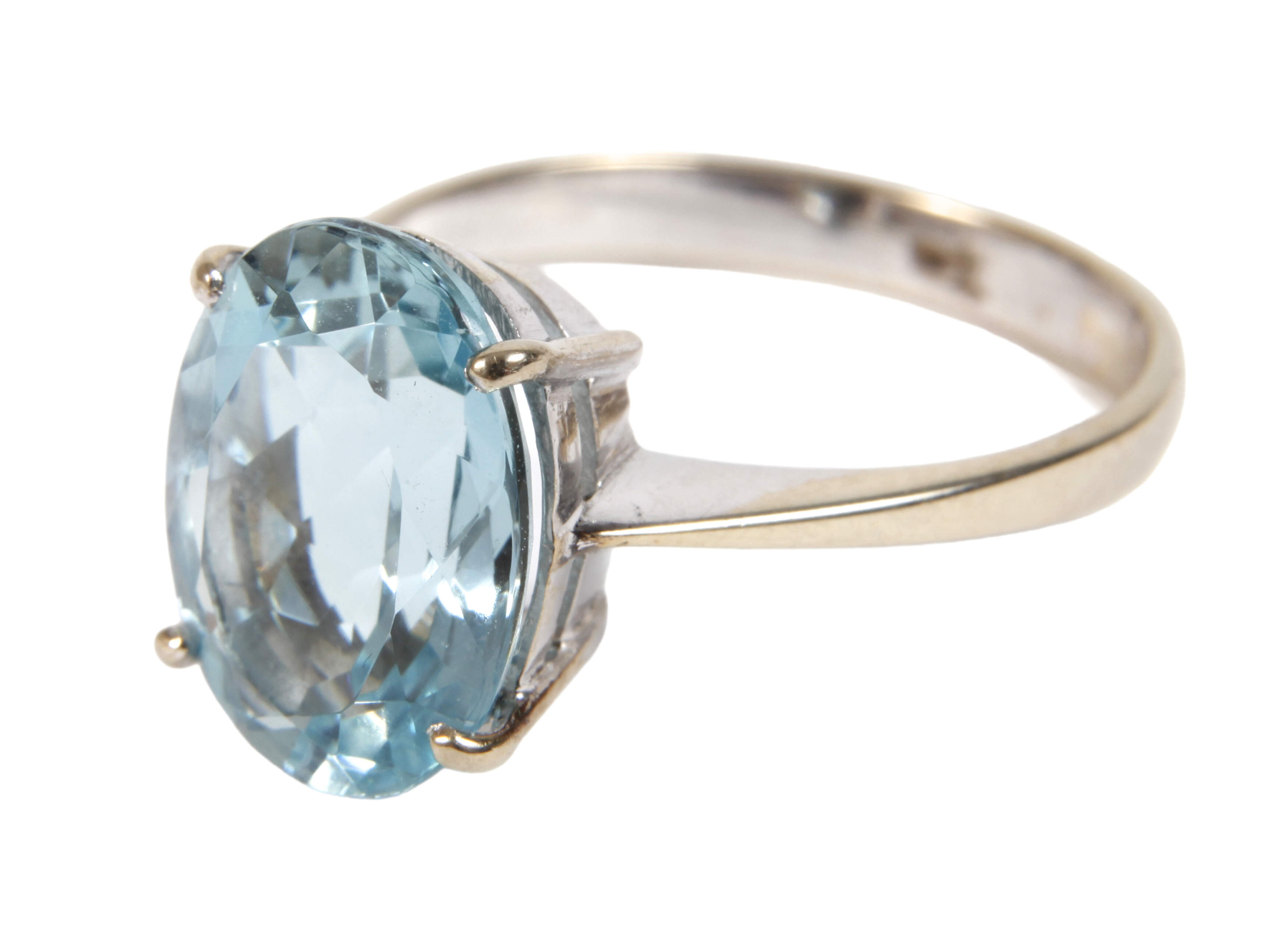 Damenring mit feinem Aquamarin