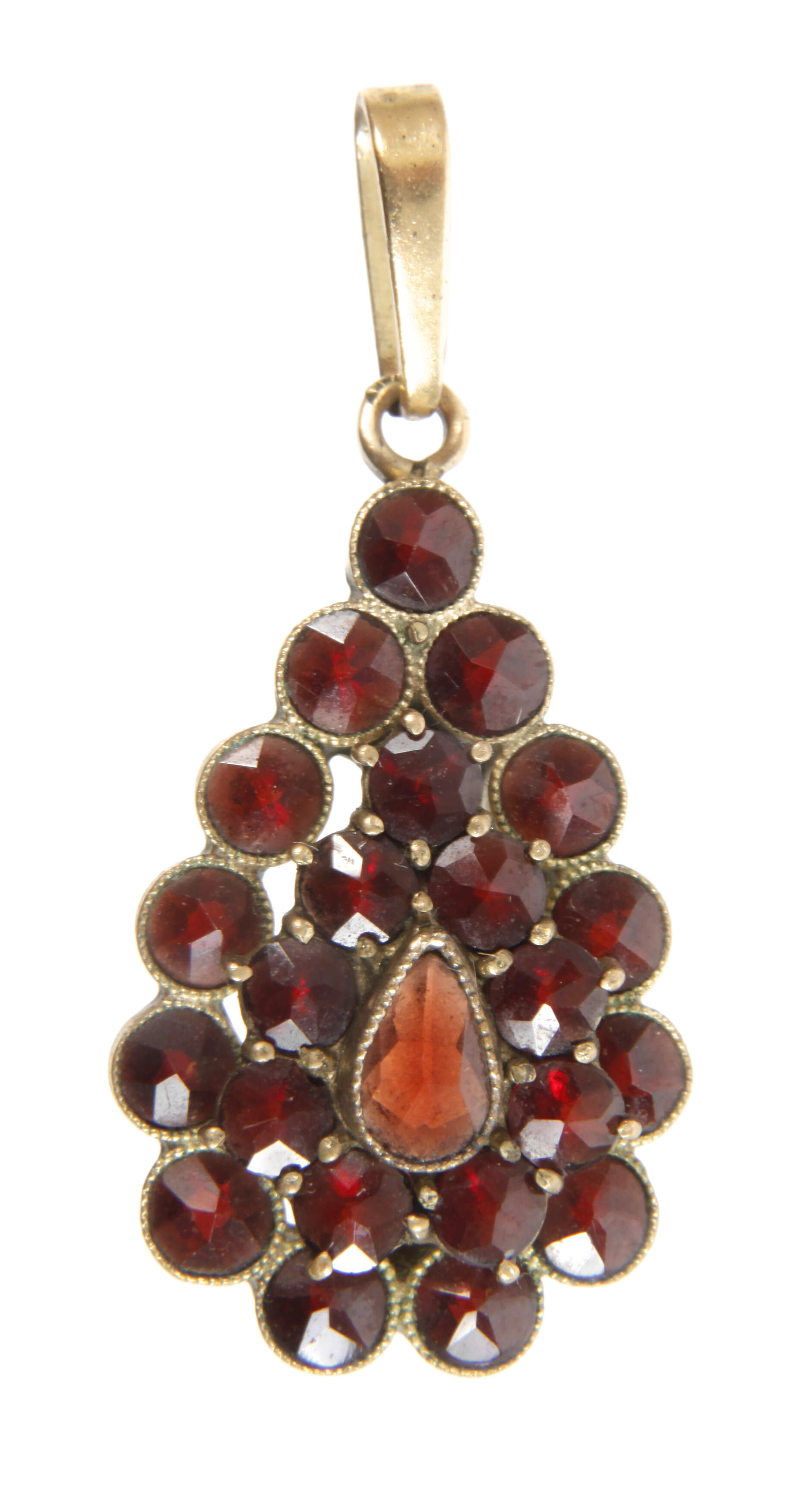 Anhänger mit Granatbesatz