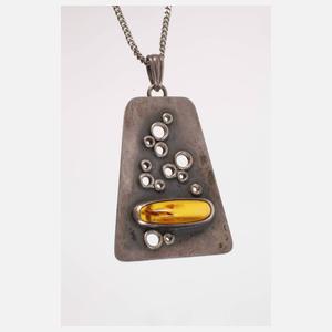 Zwei Designanhänger